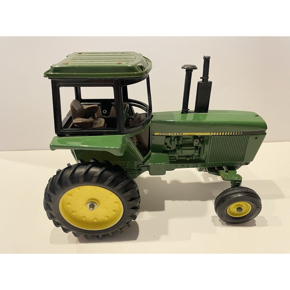 Vintage Ertl Co. John Deere Tractor toy collectible green yellow rare